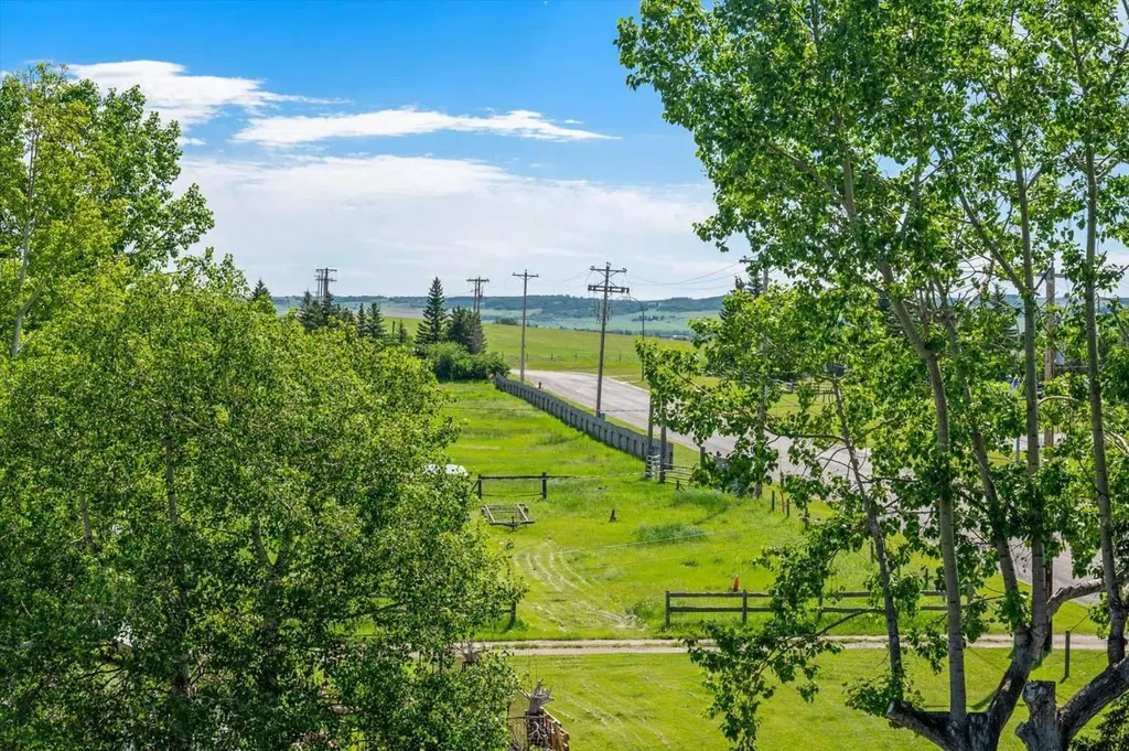 408 1 Avenue SE Diamond Valley AB T0L 0H0