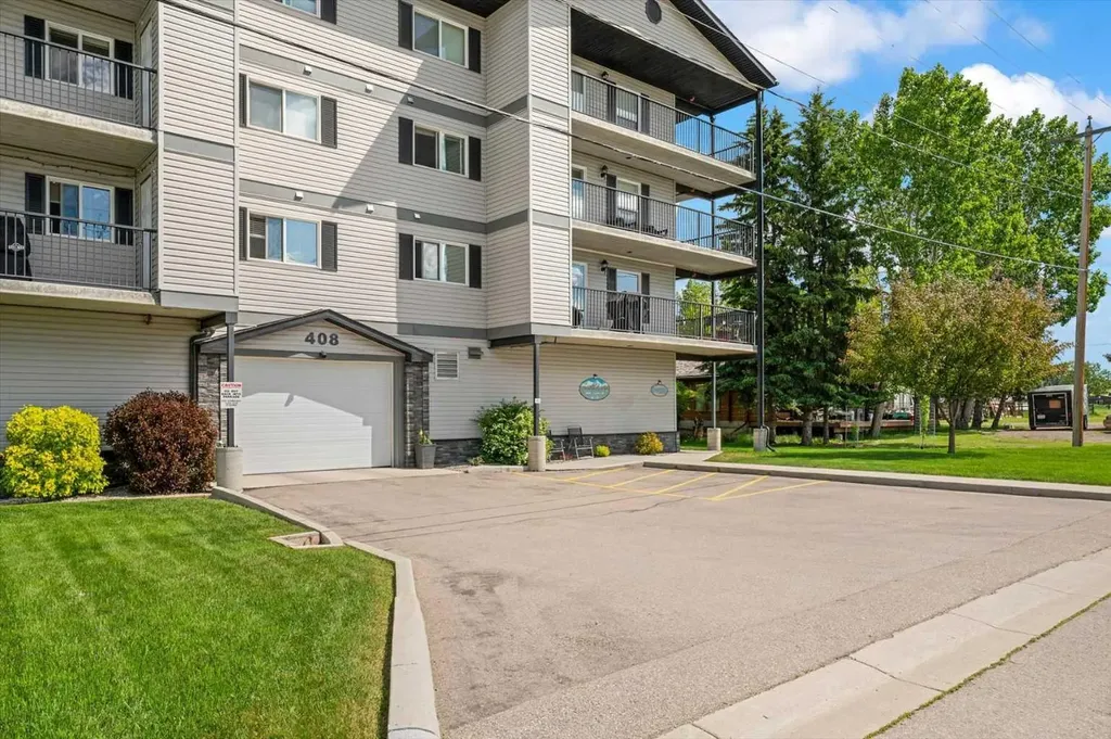 408 1 Avenue SE Diamond Valley AB T0L 0H0