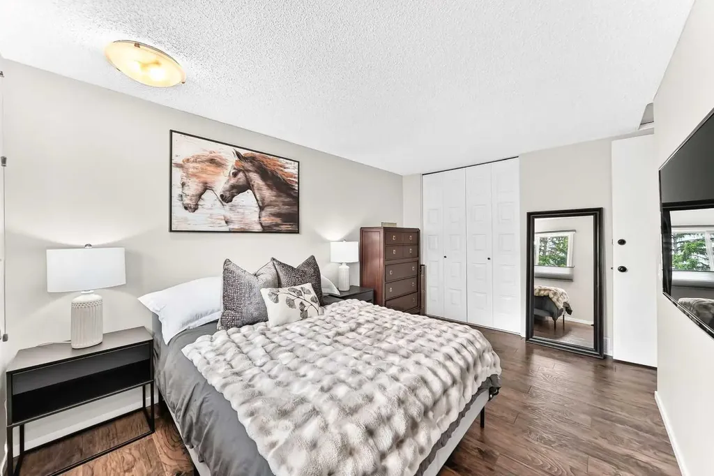 77 Edgeford Way NW Calgary AB T3A2S8