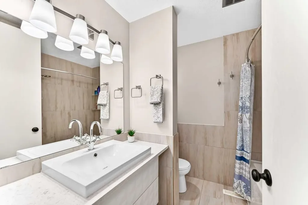 77 Edgeford Way NW Calgary AB T3A2S8