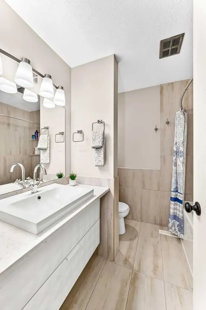 77 Edgeford Way NW Calgary AB T3A2S8