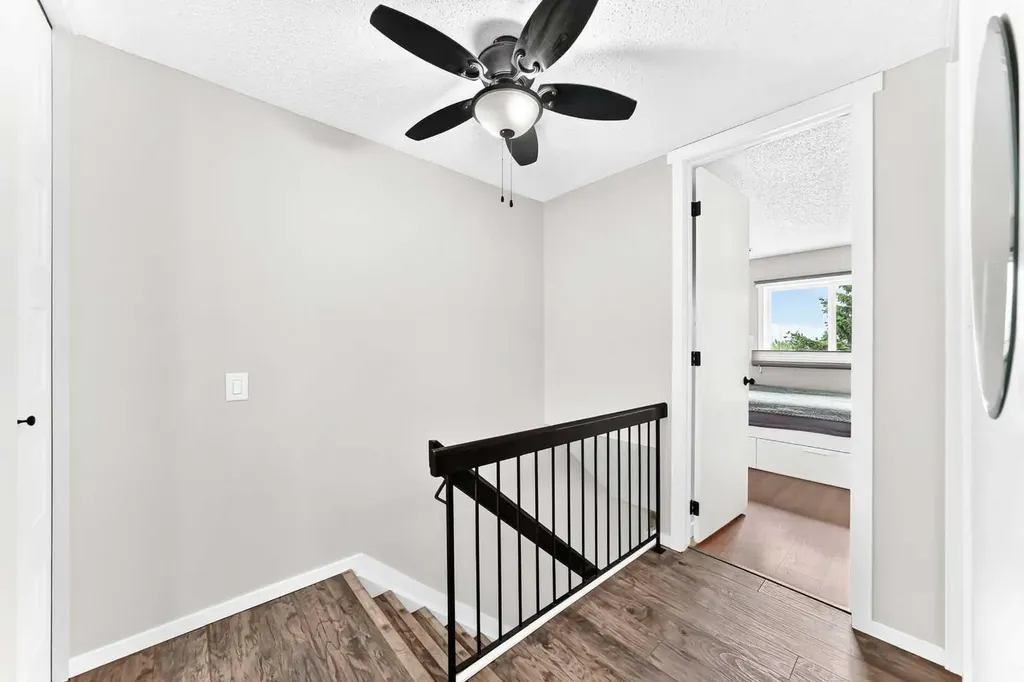 77 Edgeford Way NW Calgary AB T3A2S8