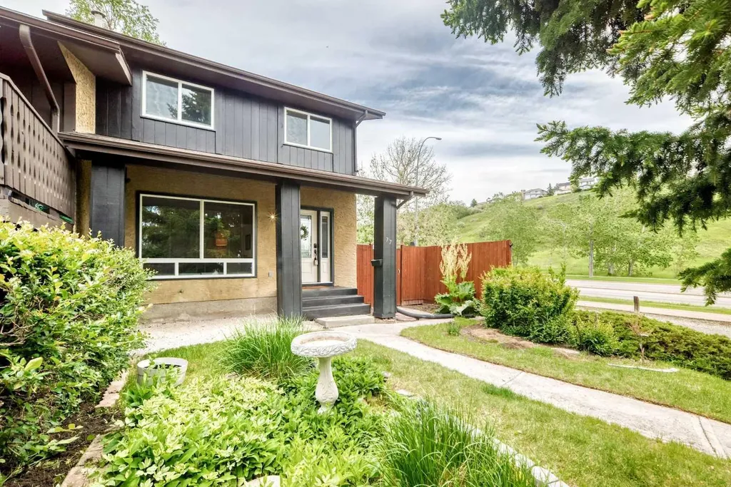 77 Edgeford Way NW Calgary AB T3A2S8
