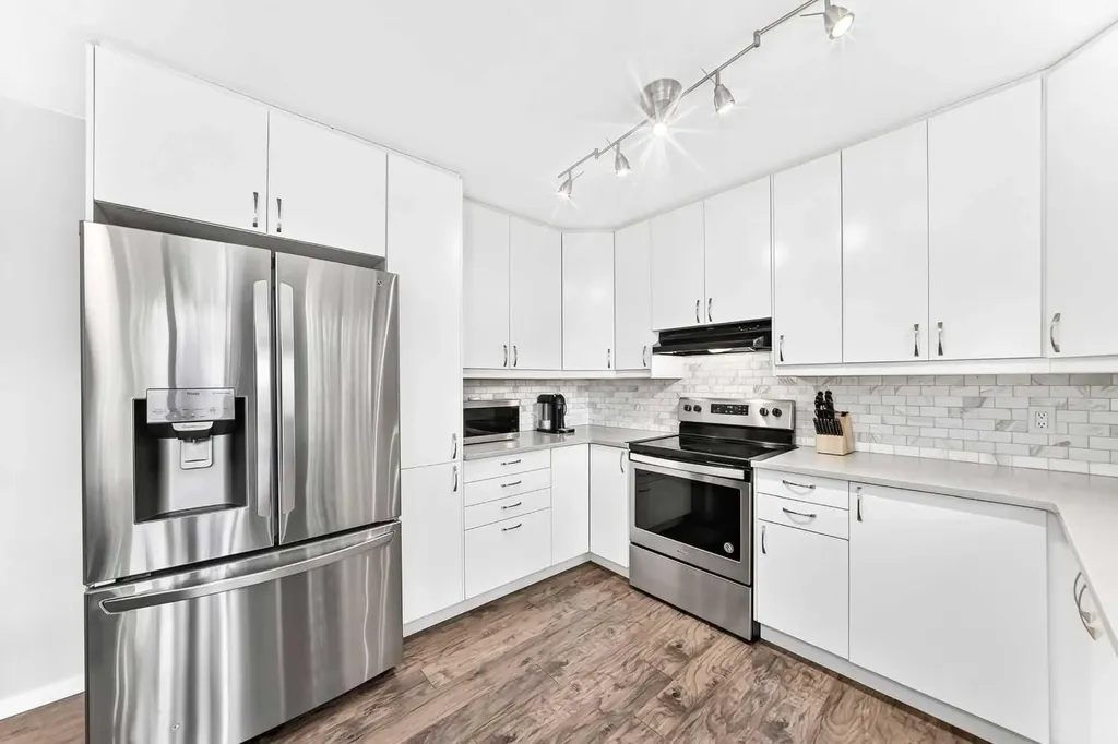 77 Edgeford Way NW Calgary AB T3A2S8