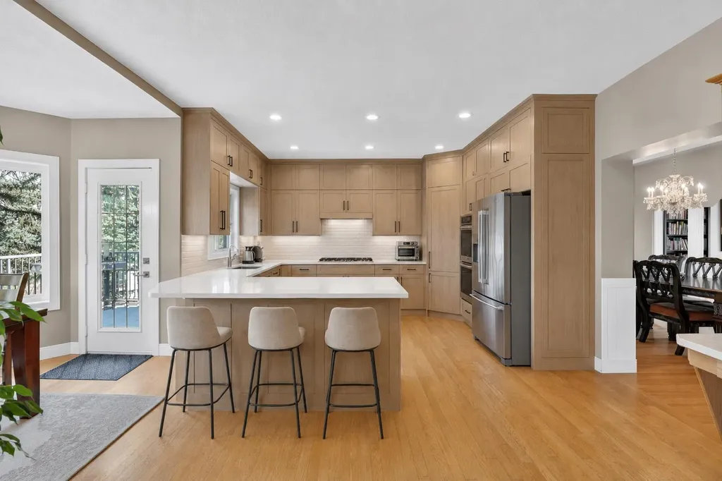 222 Diamond Drive SE Calgary AB T2J 7C8