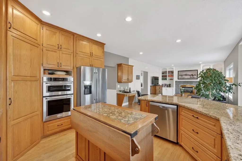222 Diamond Drive SE Calgary AB T2J 7C8