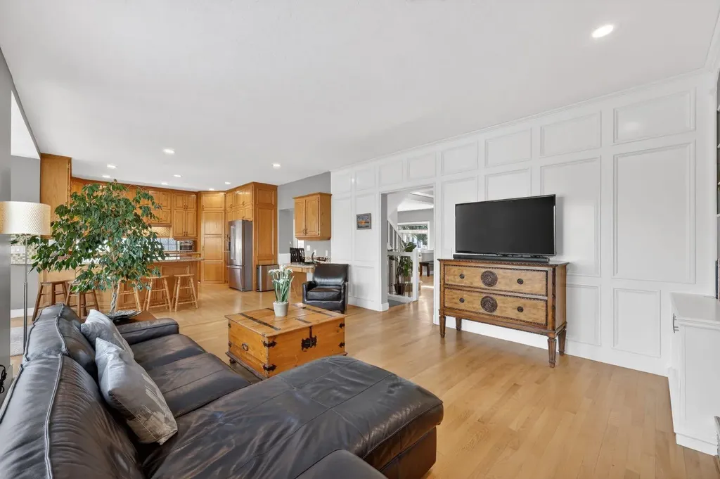 222 Diamond Drive SE Calgary AB T2J 7C8