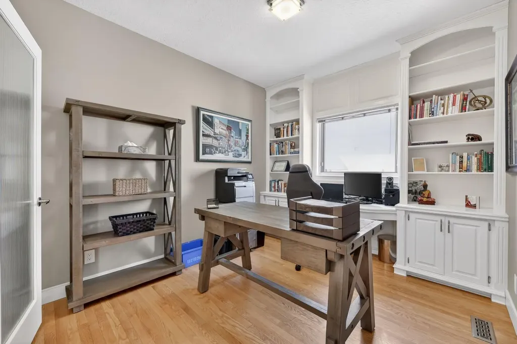 222 Diamond Drive SE Calgary AB T2J 7C8