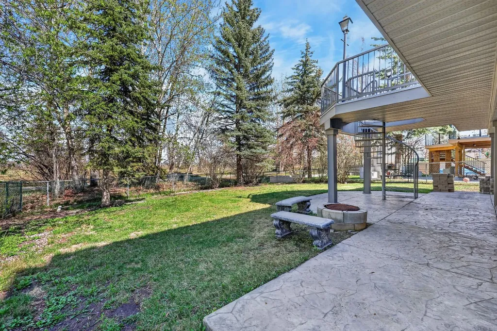 222 Diamond Drive SE Calgary AB T2J 7C8