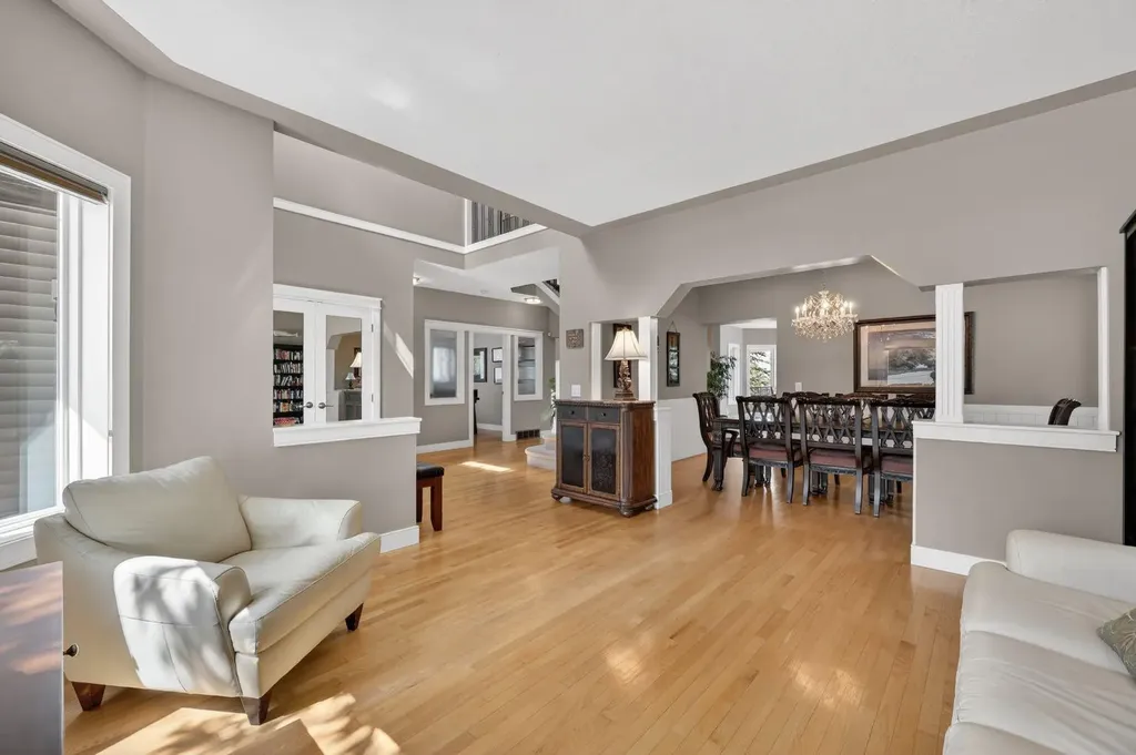 222 Diamond Drive SE Calgary AB T2J 7C8