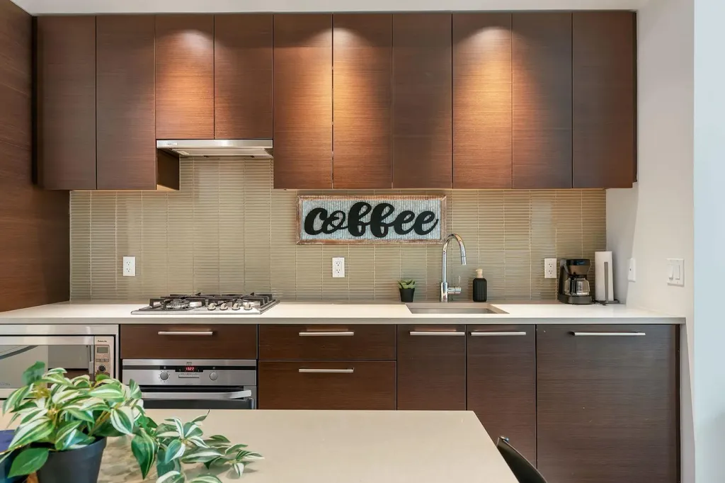 222 Riverfront Avenue SW Calgary AB T2P 0X2