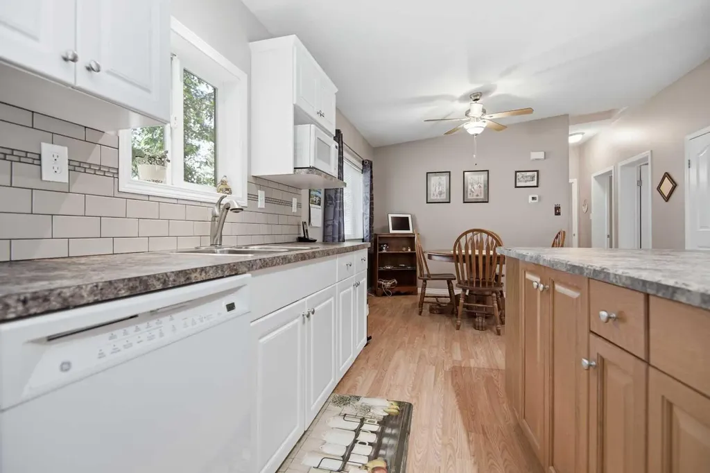 4919 Doncaster Avenue Red Deer AB T4R 2Z8