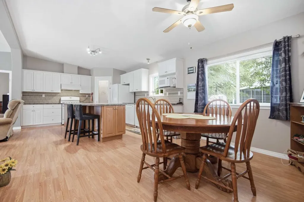 4919 Doncaster Avenue Red Deer AB T4R 2Z8