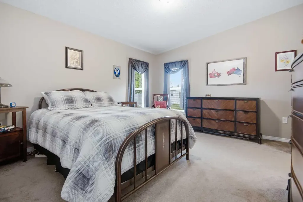 4919 Doncaster Avenue Red Deer AB T4R 2Z8
