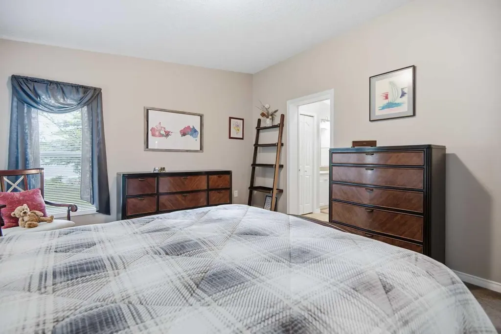 4919 Doncaster Avenue Red Deer AB T4R 2Z8