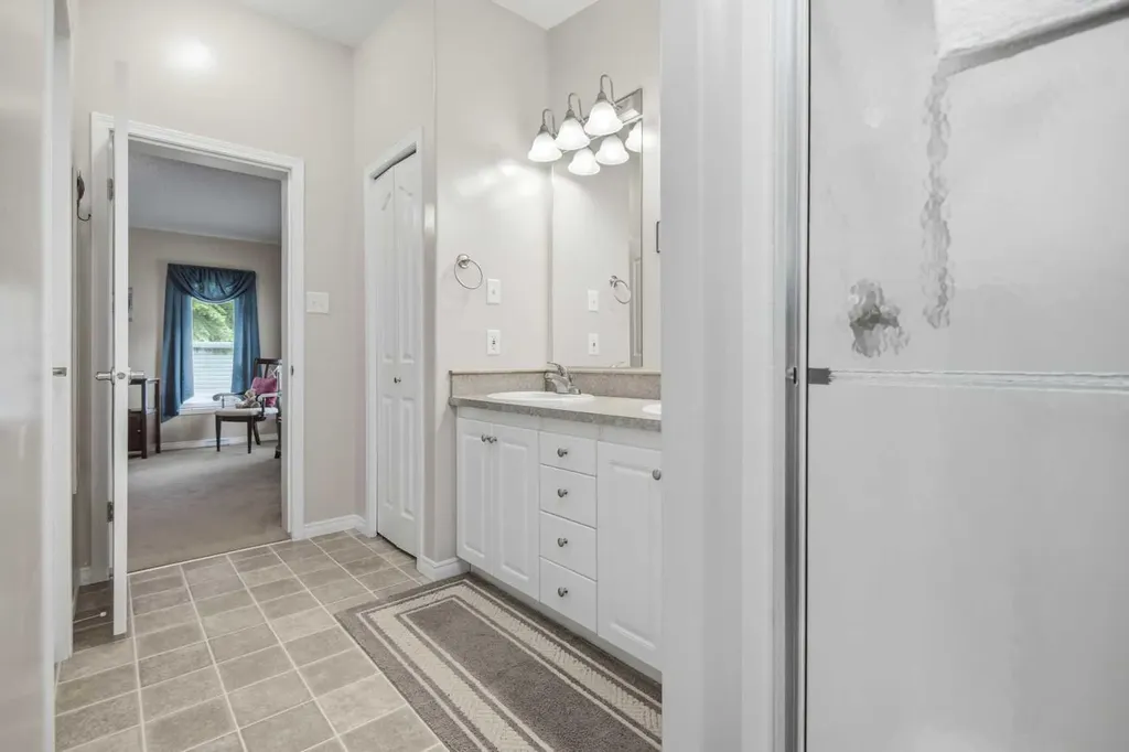 4919 Doncaster Avenue Red Deer AB T4R 2Z8