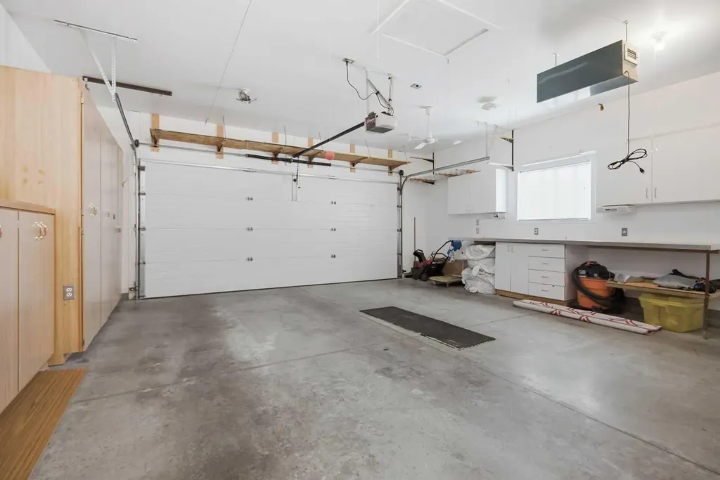 4919 Doncaster Avenue Red Deer AB T4R 2Z8