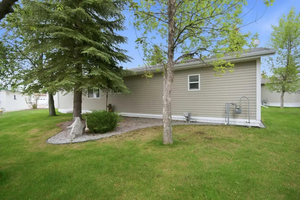 4919 Doncaster Avenue Red Deer AB T4R 2Z8
