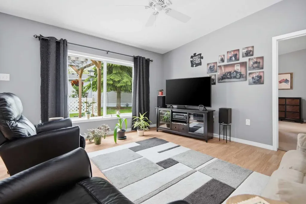 4919 Doncaster Avenue Red Deer AB T4R 2Z8