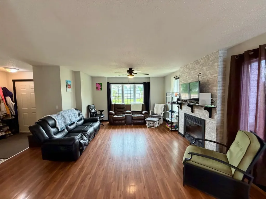 10209 103 Avenue La Crete AB T0H2H0