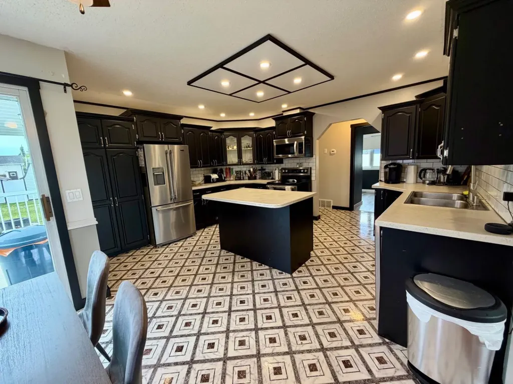 10209 103 Avenue La Crete AB T0H2H0