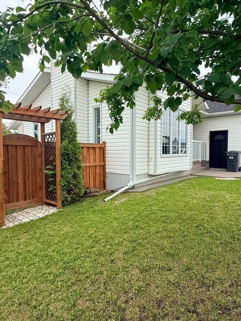 10209 103 Avenue La Crete AB T0H2H0