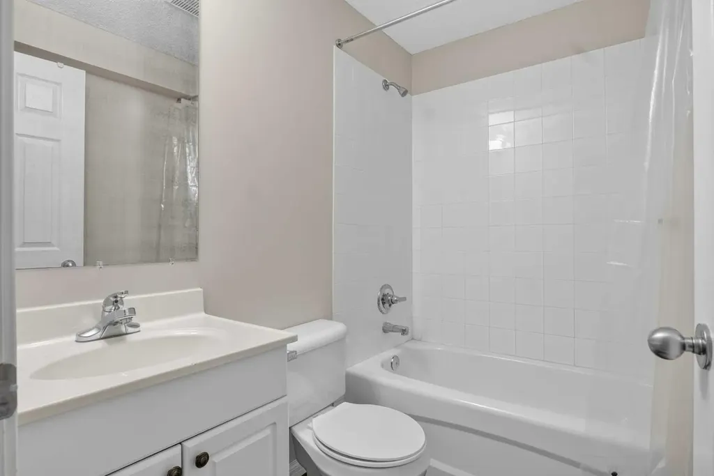 631 51 Avenue SW Calgary AB T2V 0A6