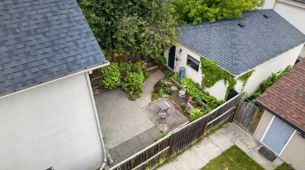 631 51 Avenue SW Calgary AB T2V 0A6