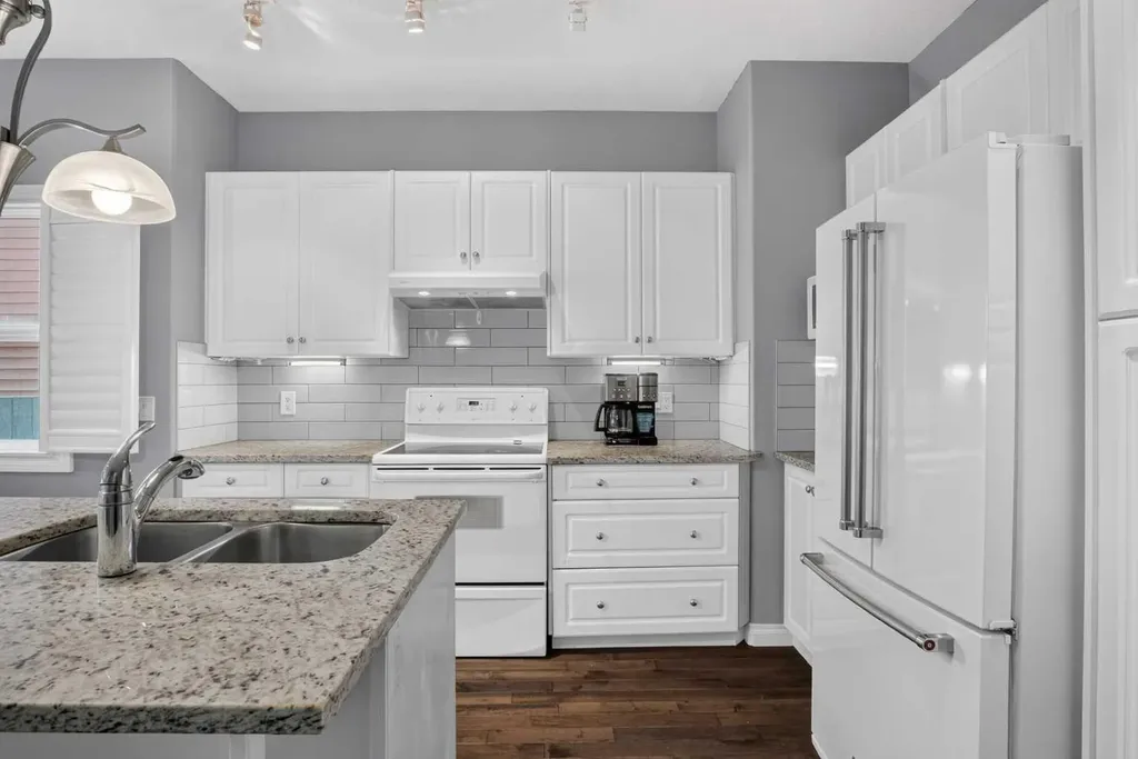 631 51 Avenue SW Calgary AB T2V 0A6