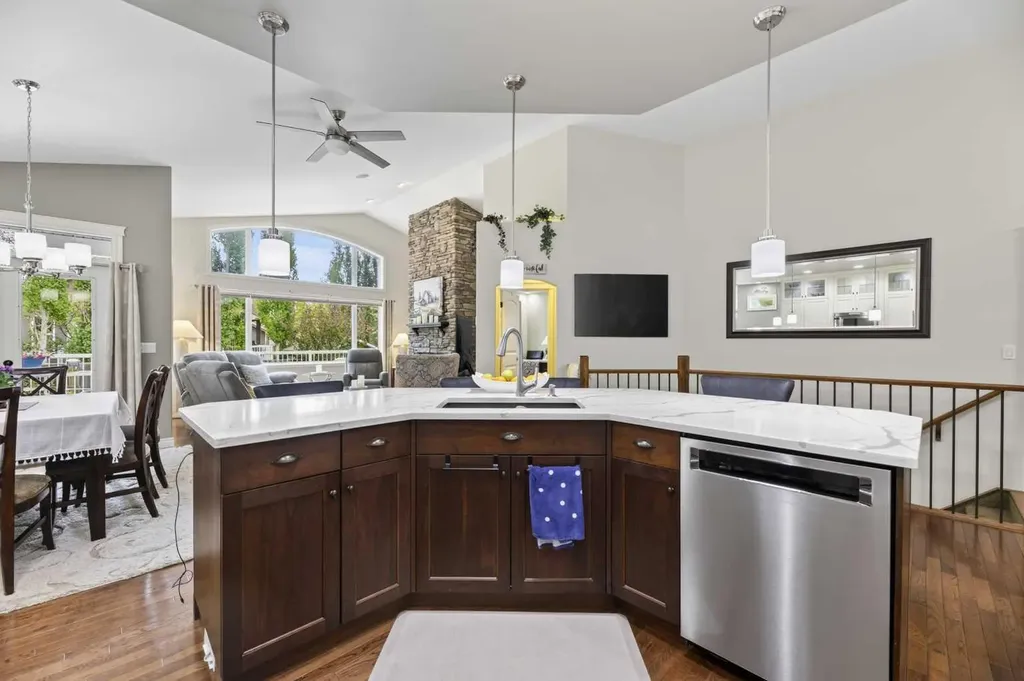 5946 Park Meadows Crescent Olds AB T4H 1Y2