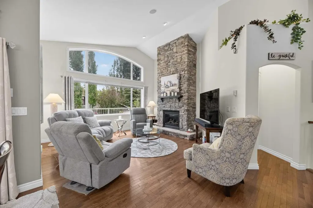 5946 Park Meadows Crescent Olds AB T4H 1Y2