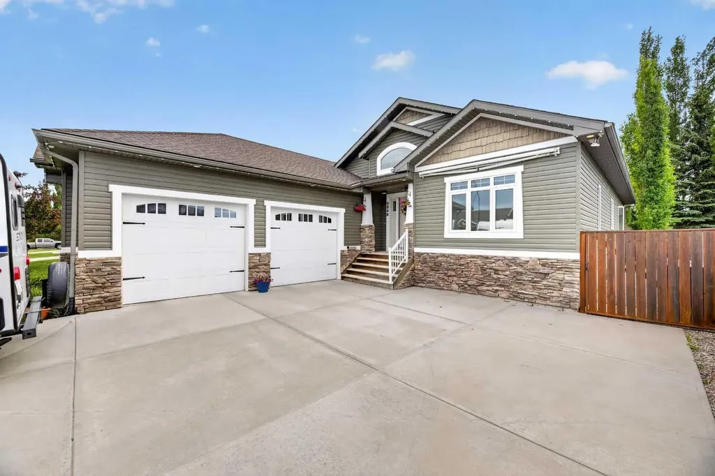 5946 Park Meadows Crescent Olds AB T4H 1Y2
