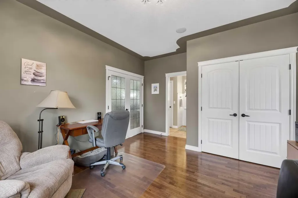 5946 Park Meadows Crescent Olds AB T4H 1Y2