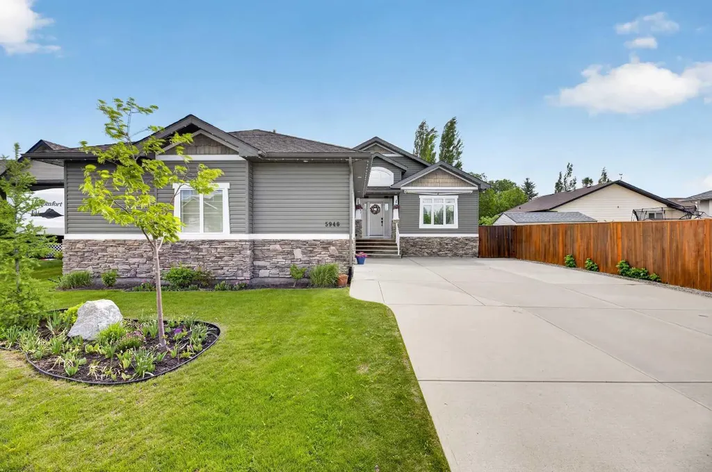 5946 Park Meadows Crescent Olds AB T4H 1Y2