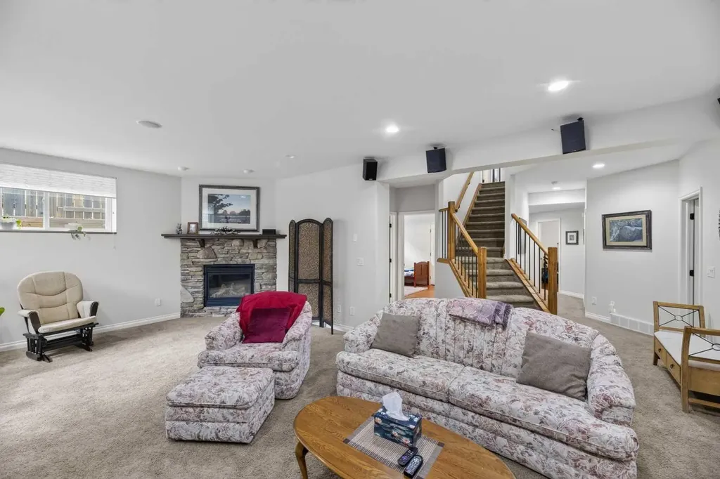 5946 Park Meadows Crescent Olds AB T4H 1Y2