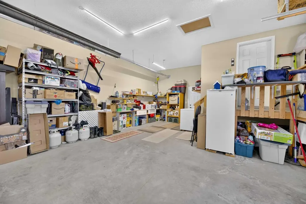 5946 Park Meadows Crescent Olds AB T4H 1Y2