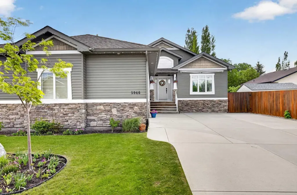 5946 Park Meadows Crescent Olds AB T4H 1Y2