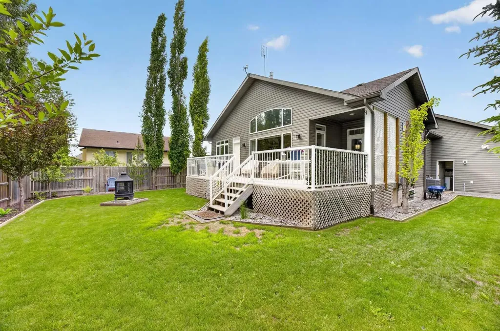 5946 Park Meadows Crescent Olds AB T4H 1Y2