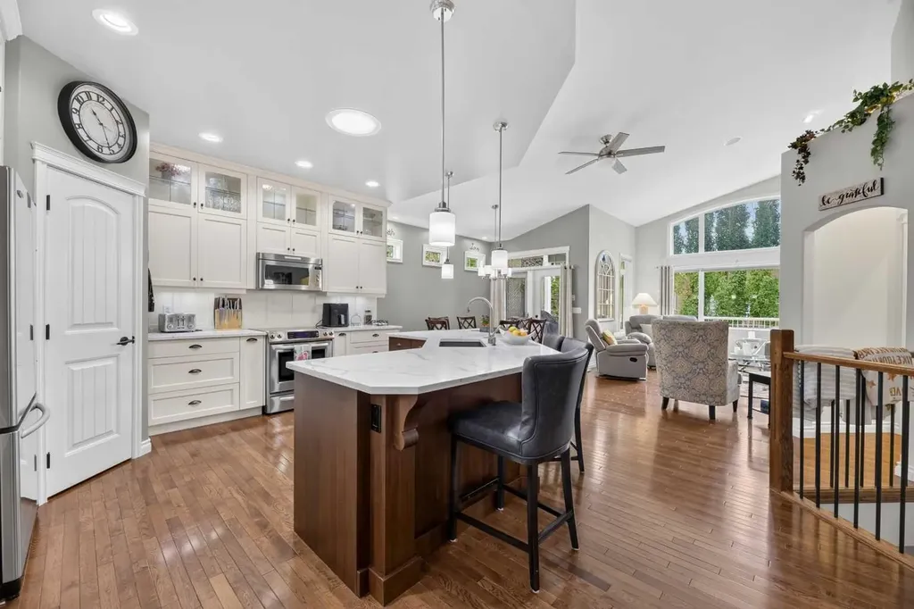 5946 Park Meadows Crescent Olds AB T4H 1Y2