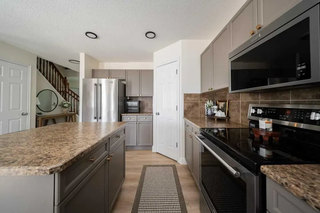 124 Woodpecker Way Fort Mcmurray AB T9K0L4