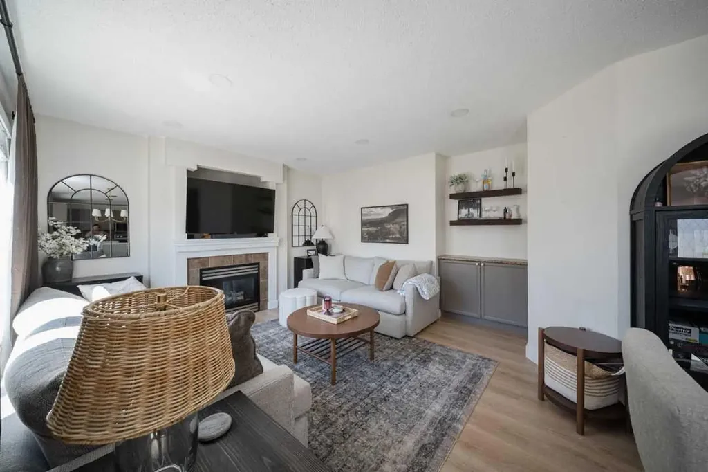 124 Woodpecker Way Fort Mcmurray AB T9K0L4