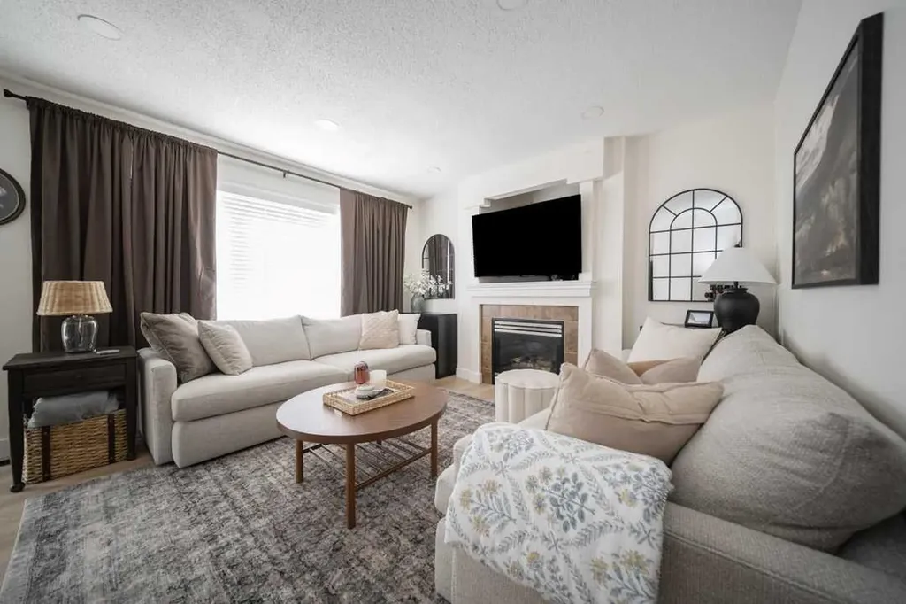 124 Woodpecker Way Fort Mcmurray AB T9K0L4