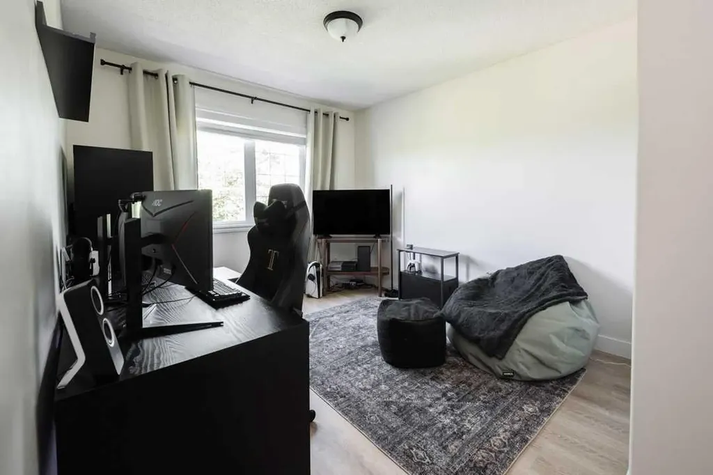 124 Woodpecker Way Fort Mcmurray AB T9K0L4