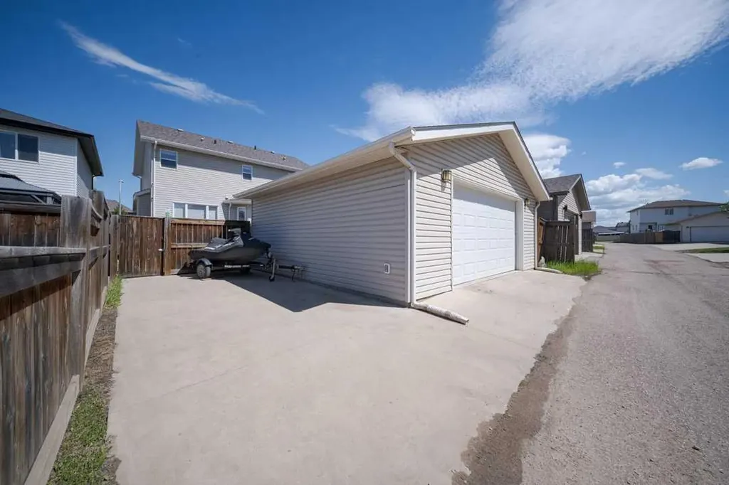 124 Woodpecker Way Fort Mcmurray AB T9K0L4