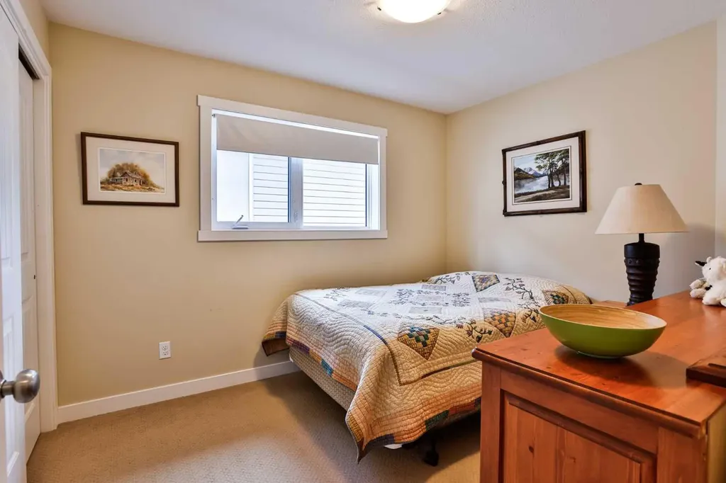 111 Firelight Way W Lethbridge AB T1K 4B2