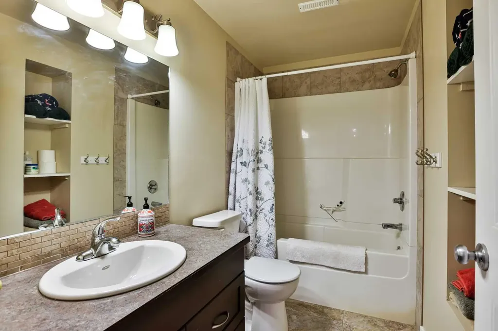 111 Firelight Way W Lethbridge AB T1K 4B2