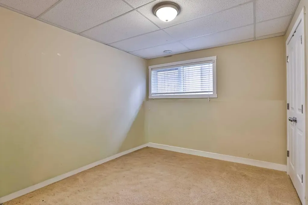 111 Firelight Way W Lethbridge AB T1K 4B2