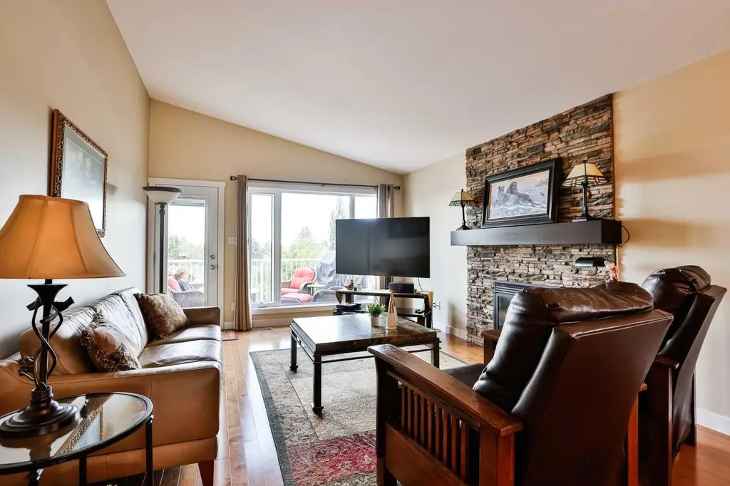 111 Firelight Way W Lethbridge AB T1K 4B2
