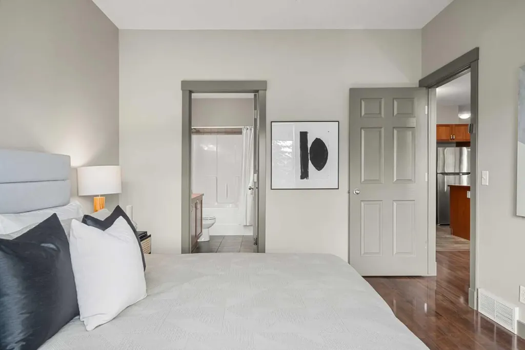 8000 Wentworth Drive SW Calgary AB T3H 5K8