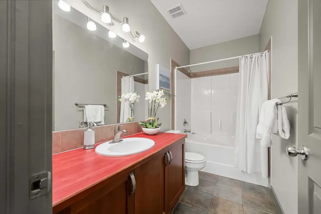 8000 Wentworth Drive SW Calgary AB T3H 5K8